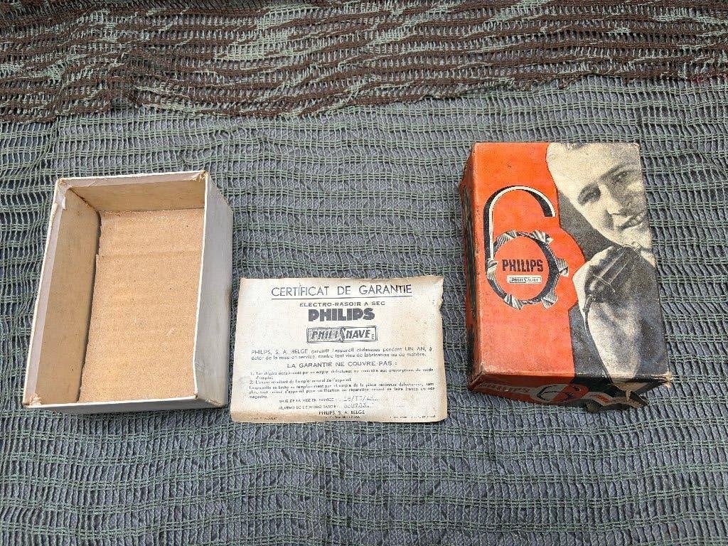 PHILISHAVE - PHILIPS - BOÎTE VIDE - VINTAGE - 1945, Collections, Appareils électroniques, Soins personnels, Envoi