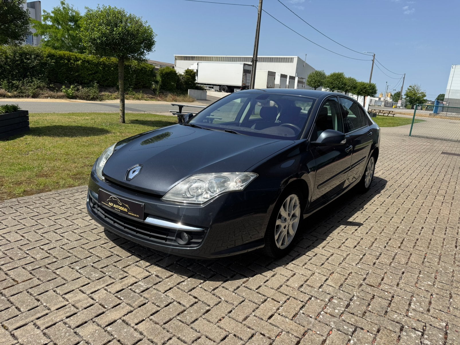 Renault Laguna 1.5 DCI 2010 gekeurd, Auto's, Renault, Voorwielaandrijving, Laguna, Stof, Parkeersensor