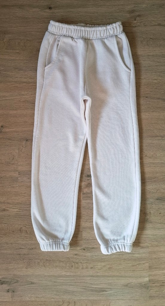 Zara Kids joggingbroek wit / lichtroze – Maat 131 (8-9 jaar), Broek, Meisje, Ophalen of Verzenden, Zo goed als nieuw