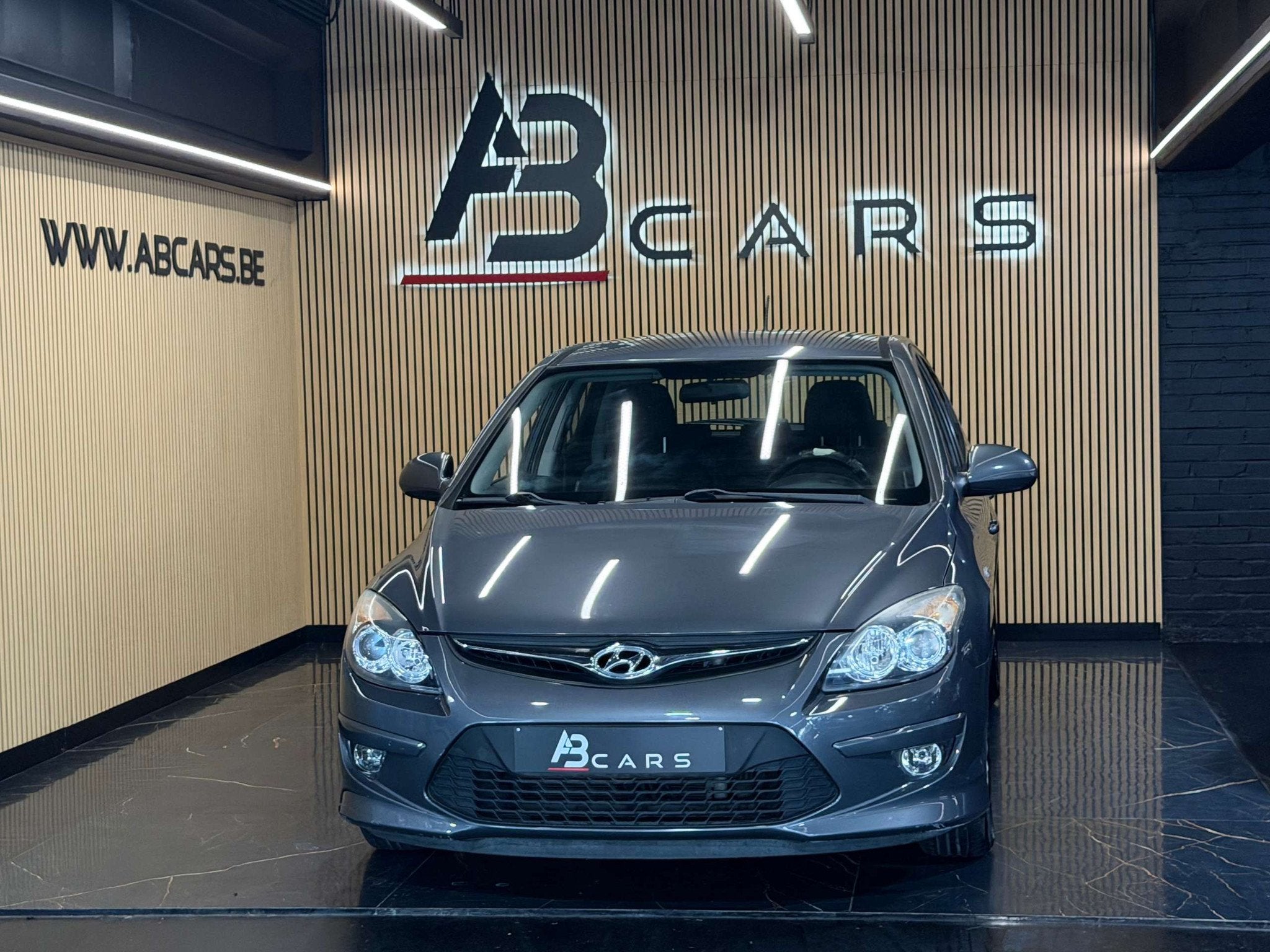 Hyundai i30 1.6 CRDI * SPORT *, Achat, 90 ch, Electronic Stability Program (ESP), Entreprise