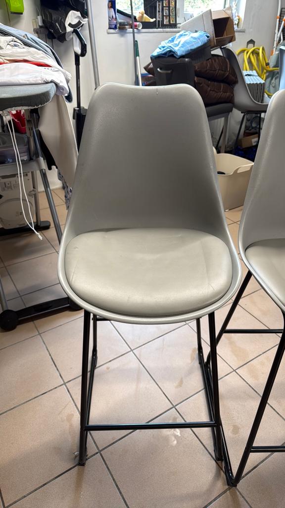 4 chaises semi haute, 90 cm ou plus, Avec repose-pieds, 4 tabourets, Synthétique