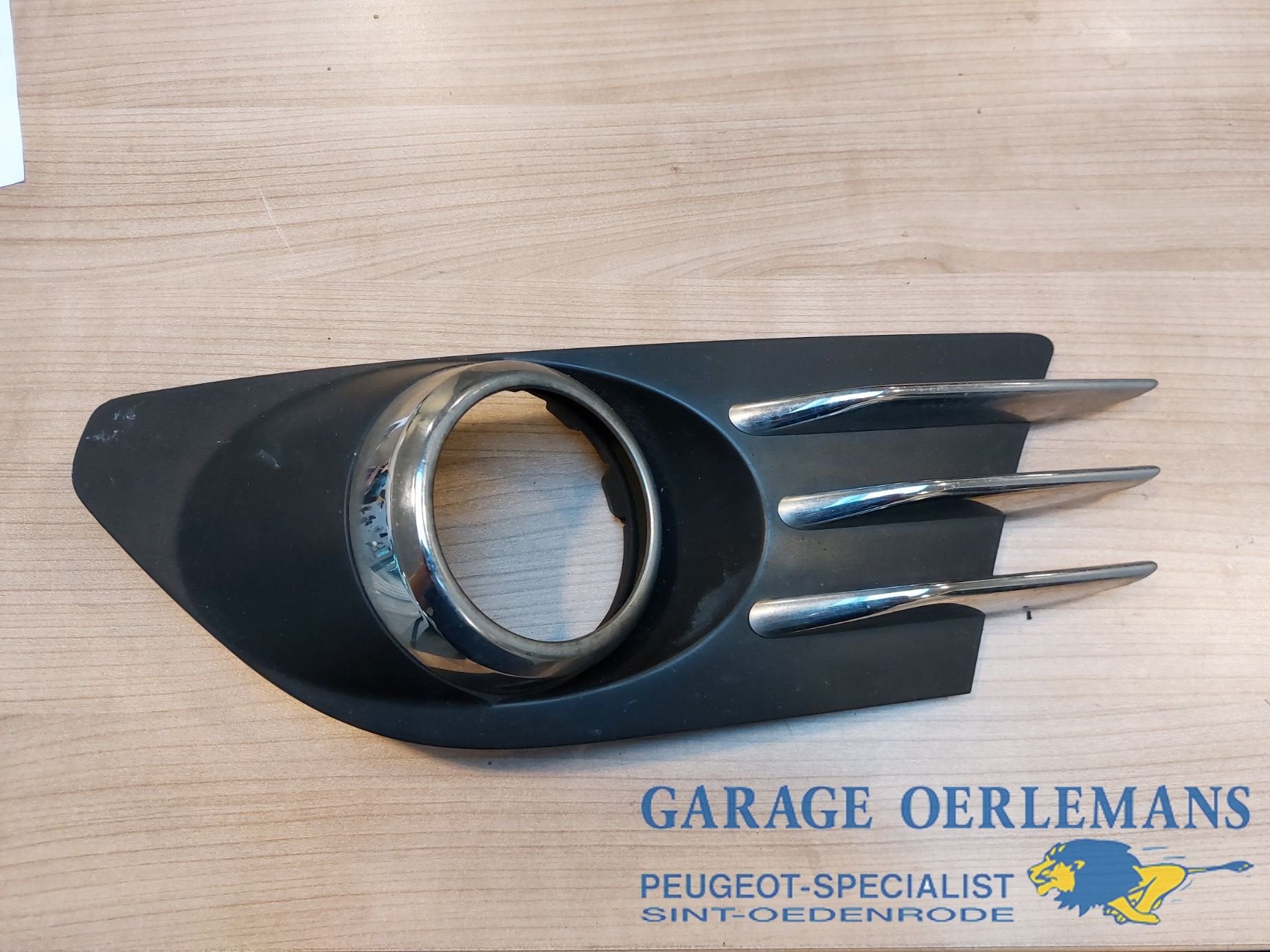 mistlampomlijsting rechts peugeot 5008 2011, C04626091ISM014, Gebruikt, -, -, ARN erkend