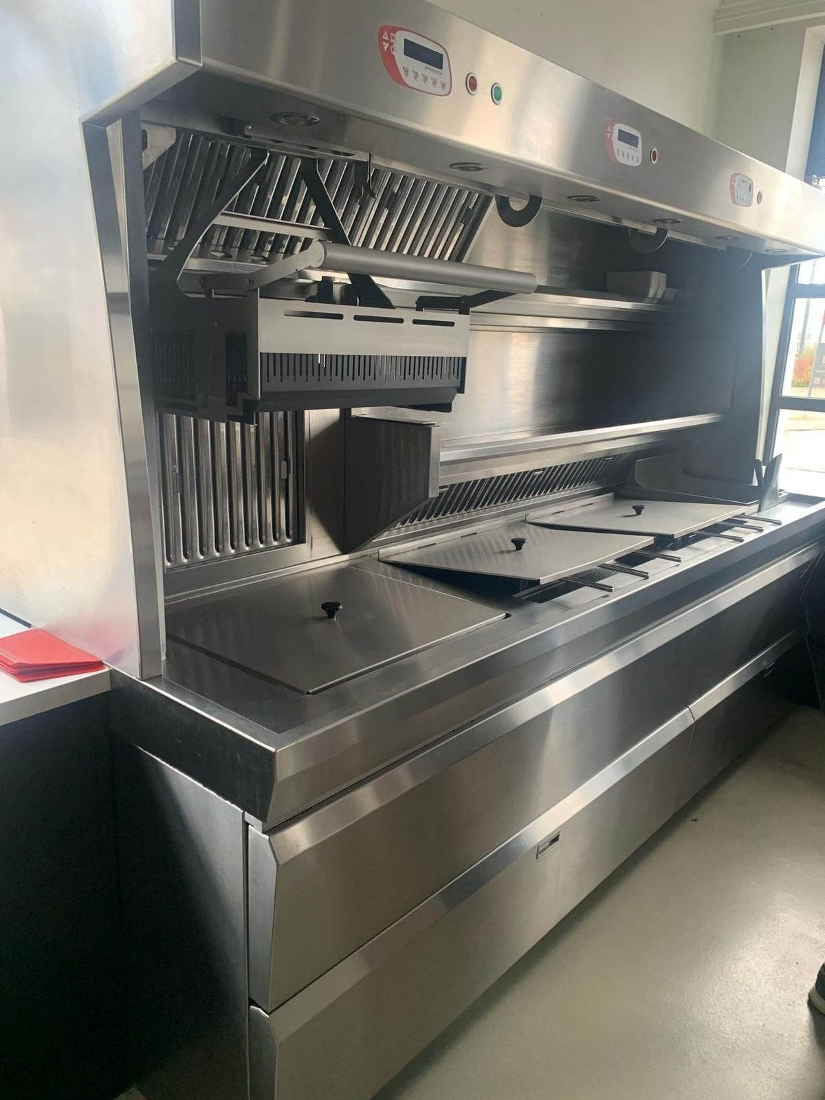Friteuse Perfecta entièrement automatique avec transfert de, Enlèvement, Utilisé, Cuisinière, Friteuse et Grils