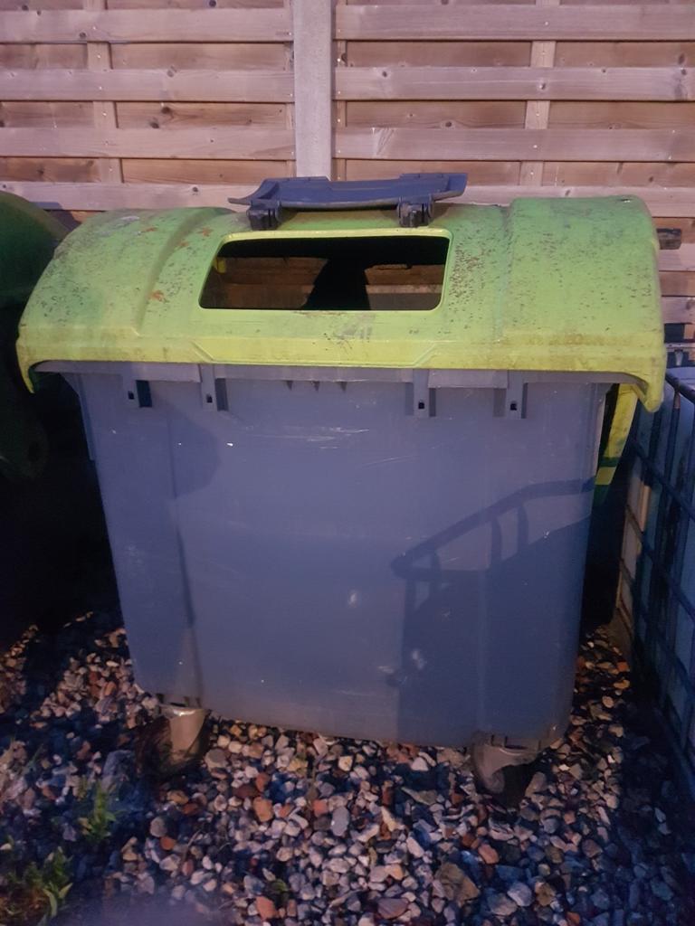 Rolcontainer 1000 liter, Doe-het-zelf en Bouw, Ophalen