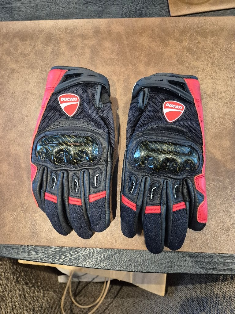 Gant ducati neuf, Motos, Femmes, Enlèvement, Neuf, sans ticket, Ducati