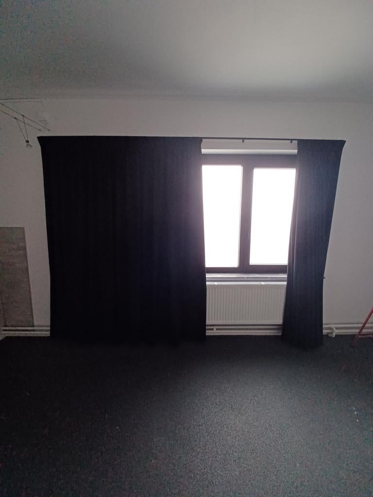 4x zwarte niet lichtdoorlatende gordijnen te koop, Huis en Inrichting, Stoffering | Gordijnen en Lamellen, Ophalen, 200 cm of meer