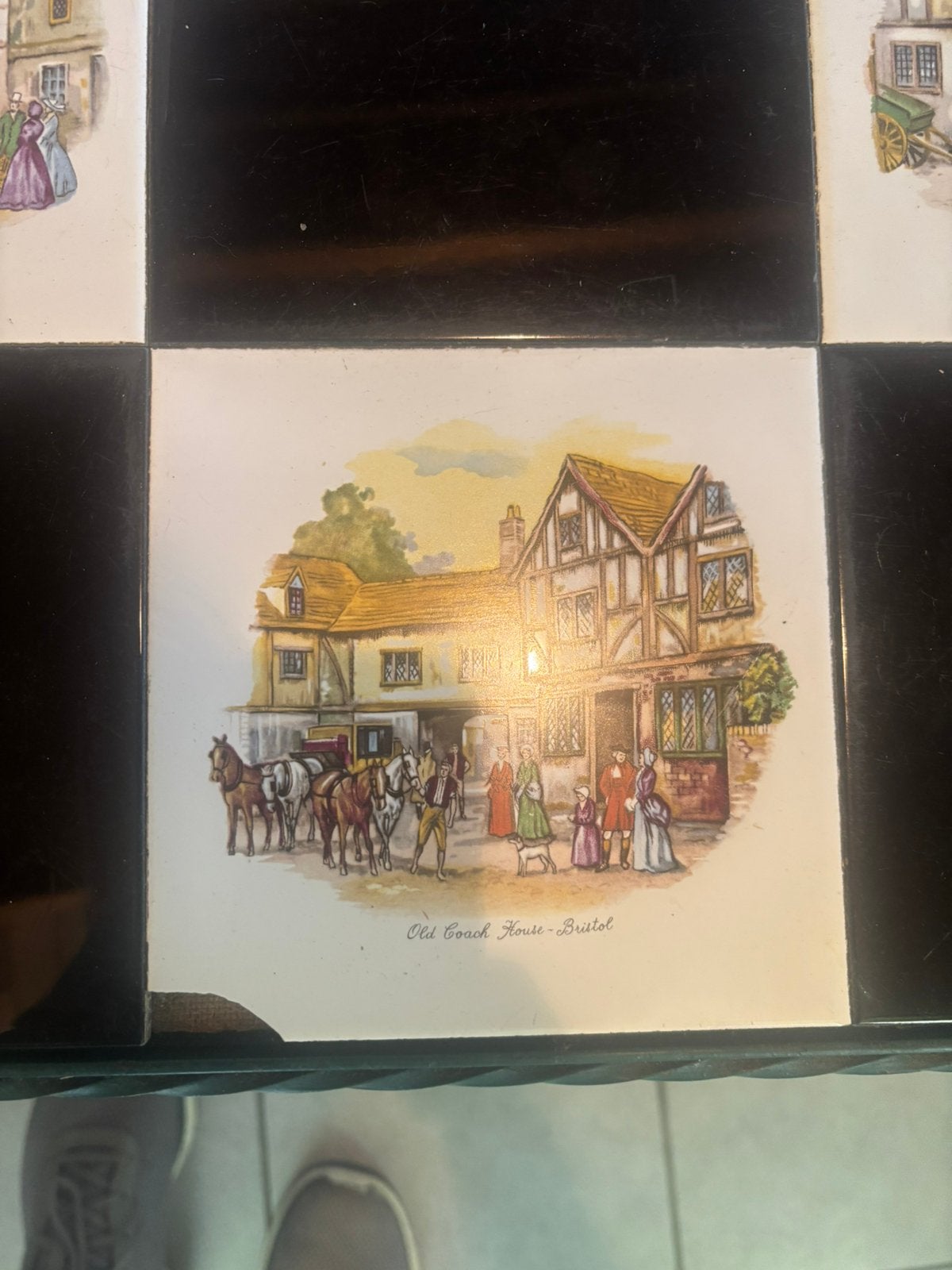 Bijzet tafel ( krantenhouder ), Huis en Inrichting, Ophalen, Gebruikt