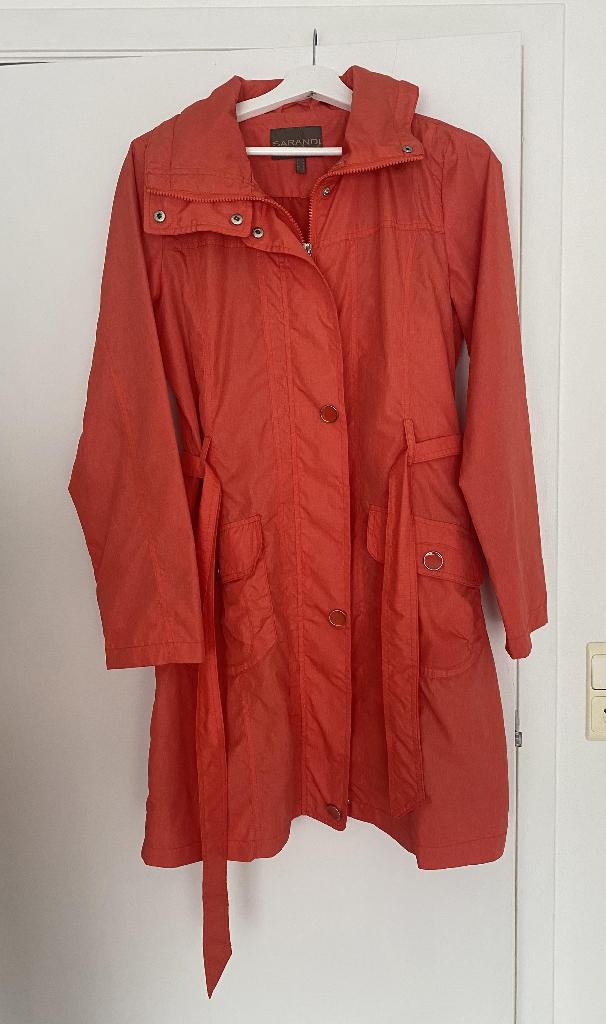 Imperméable femme T38/40 la capuche se rentre dans le col, Enlèvement, Comme neuf, Taille 38/40 (M), Orange