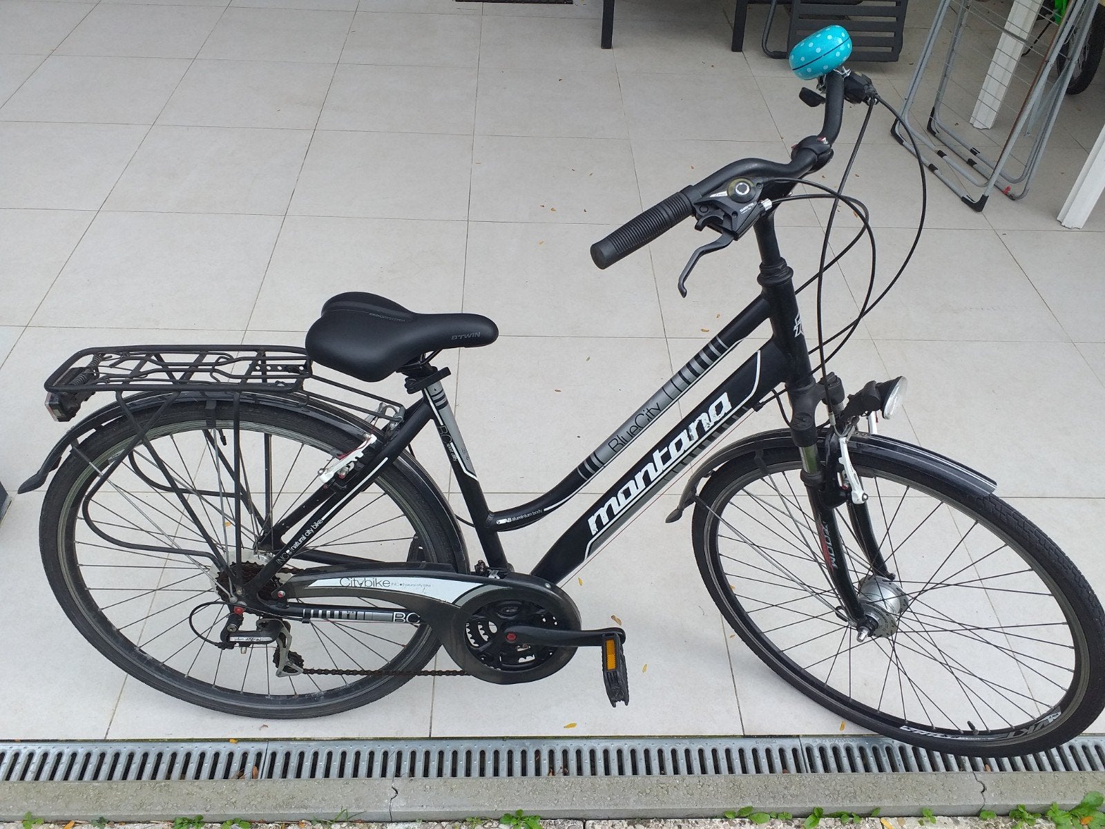 Moederfiets Montana x 28, Enlèvement