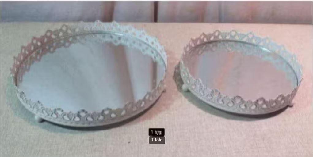 2 Mooie Retro metalen Dienbladen met spiegelglas, Huis en Inrichting, Ophalen of Verzenden, Zo goed als nieuw, Rond, Metaal