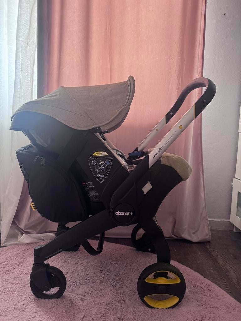 Doona kinderwagen, Ophalen, Zo goed als nieuw, Regenhoes