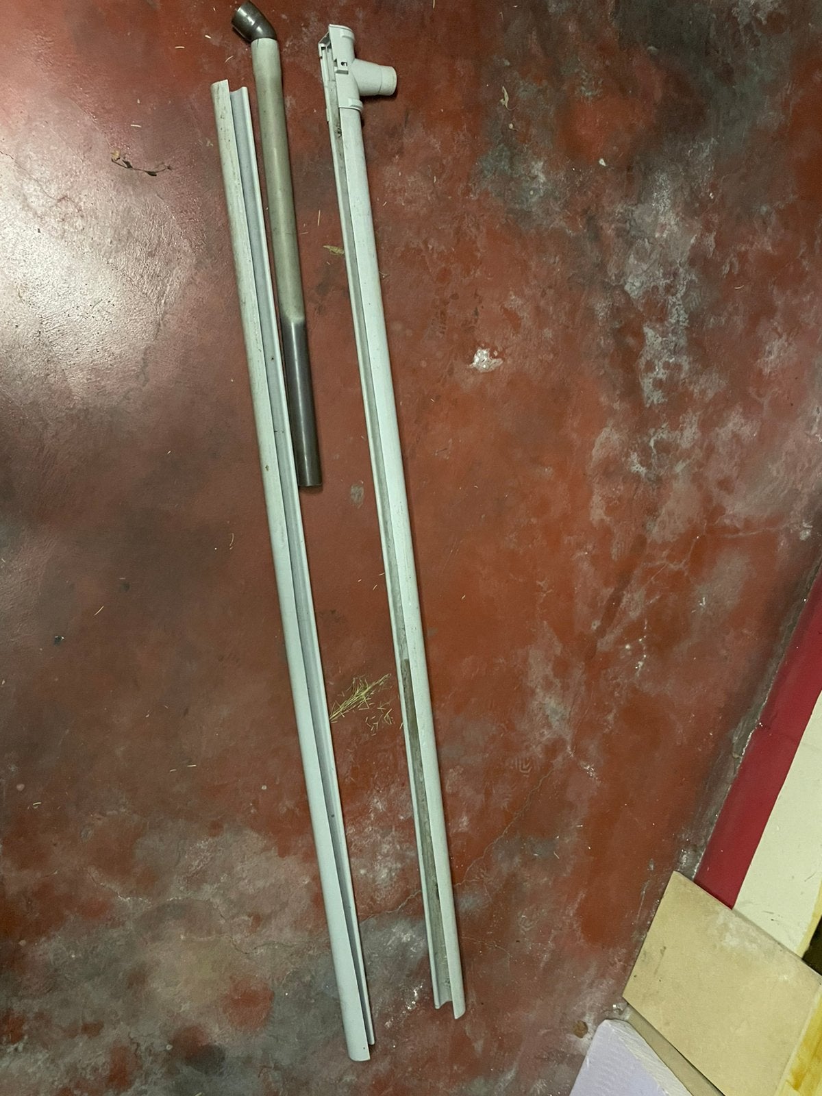 Goutiere de recuperateur d’eau, Enlèvement, Comme neuf