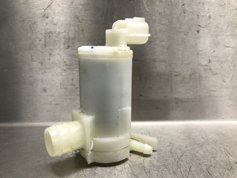 LAVE-GLACE POMPE AVANT Nissan NV 200 (M20M) (|148MC212|), Germany@nissan-services.eu, Kronenweg 38
50389  Wesseling, DE, Utilisé