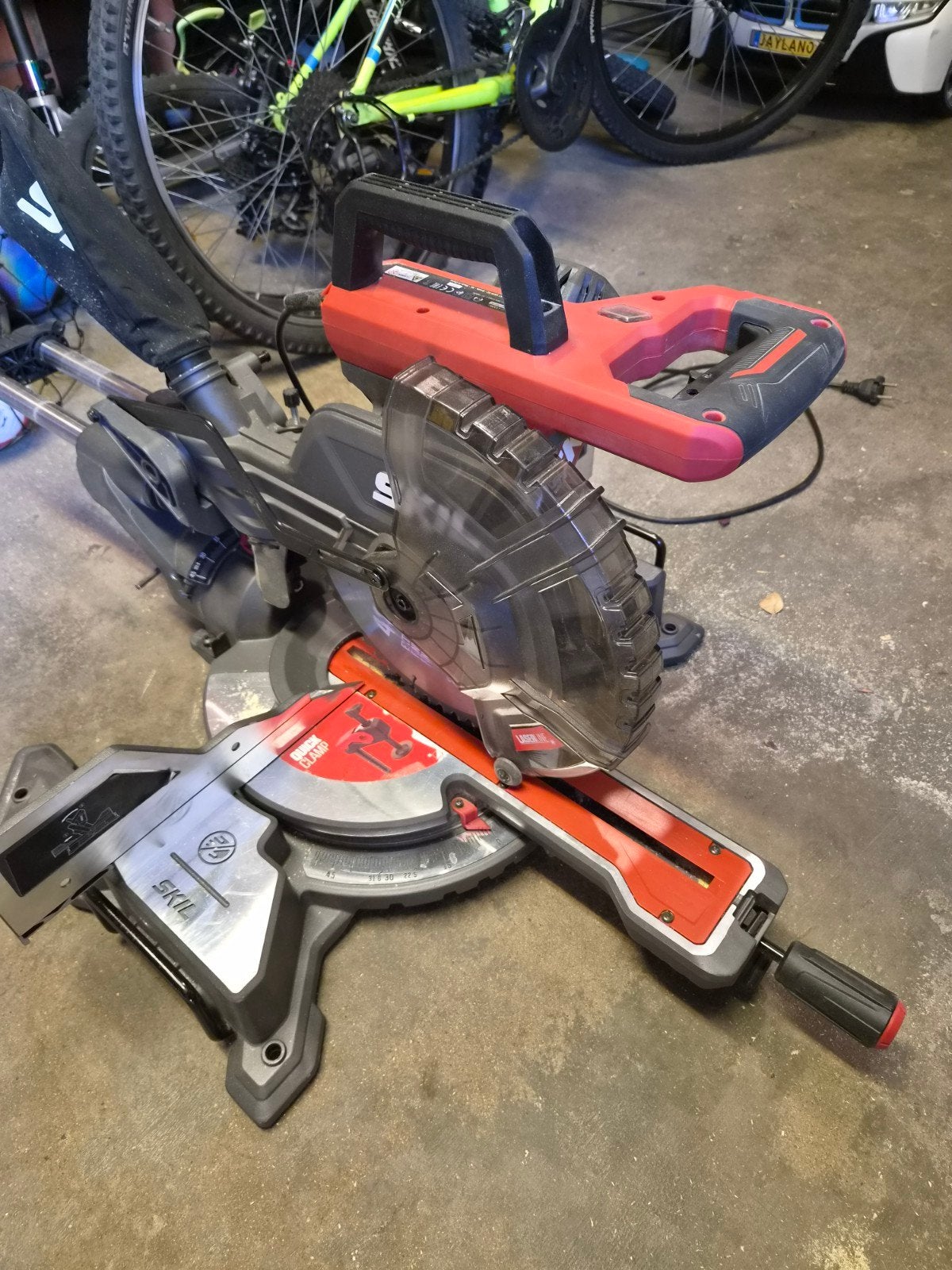 skil afkortzaag met laserline grootste model met 254 blad, Ophalen, Afkortzaag