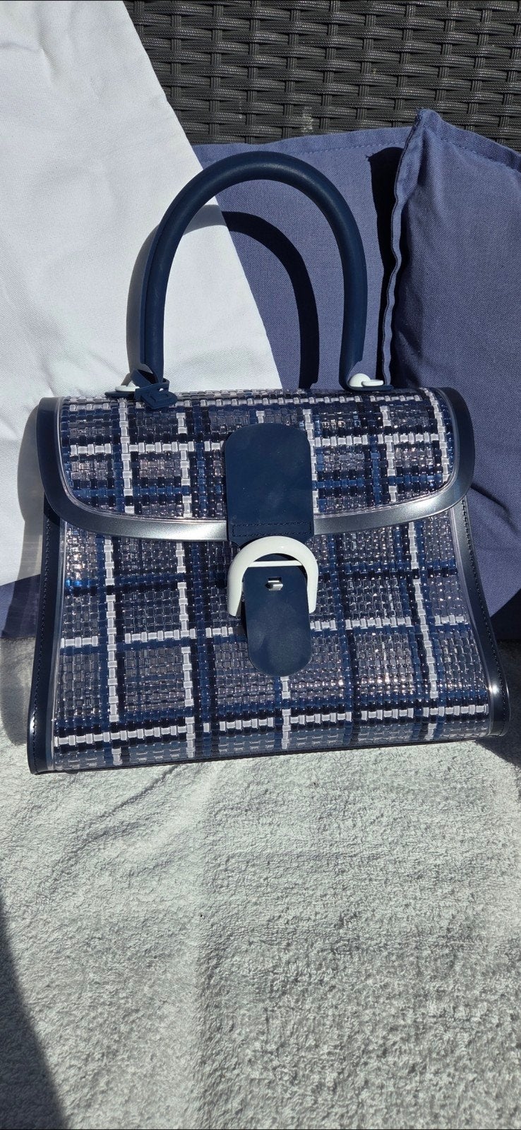 Delvaux vinyltas „The Dreamer” MM, Ophalen