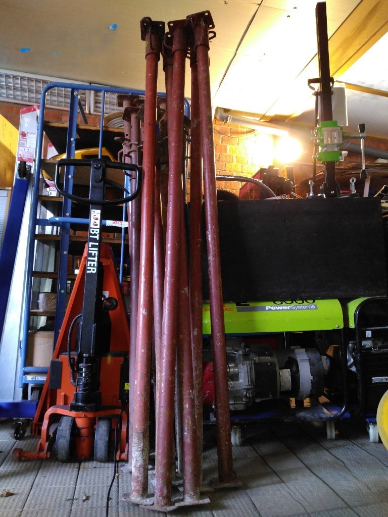 2 tréteaux et 22 stations, Enlèvement, Utilisé