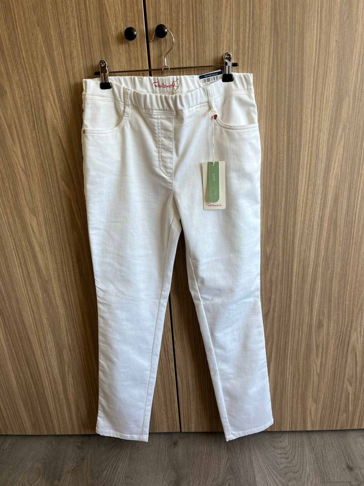 Witte jeans - Stretch - Relax - type Alice - Maat 38, Kleding | Dames, Spijkerbroeken en Jeans, Ophalen of Verzenden, Nieuw, Wit