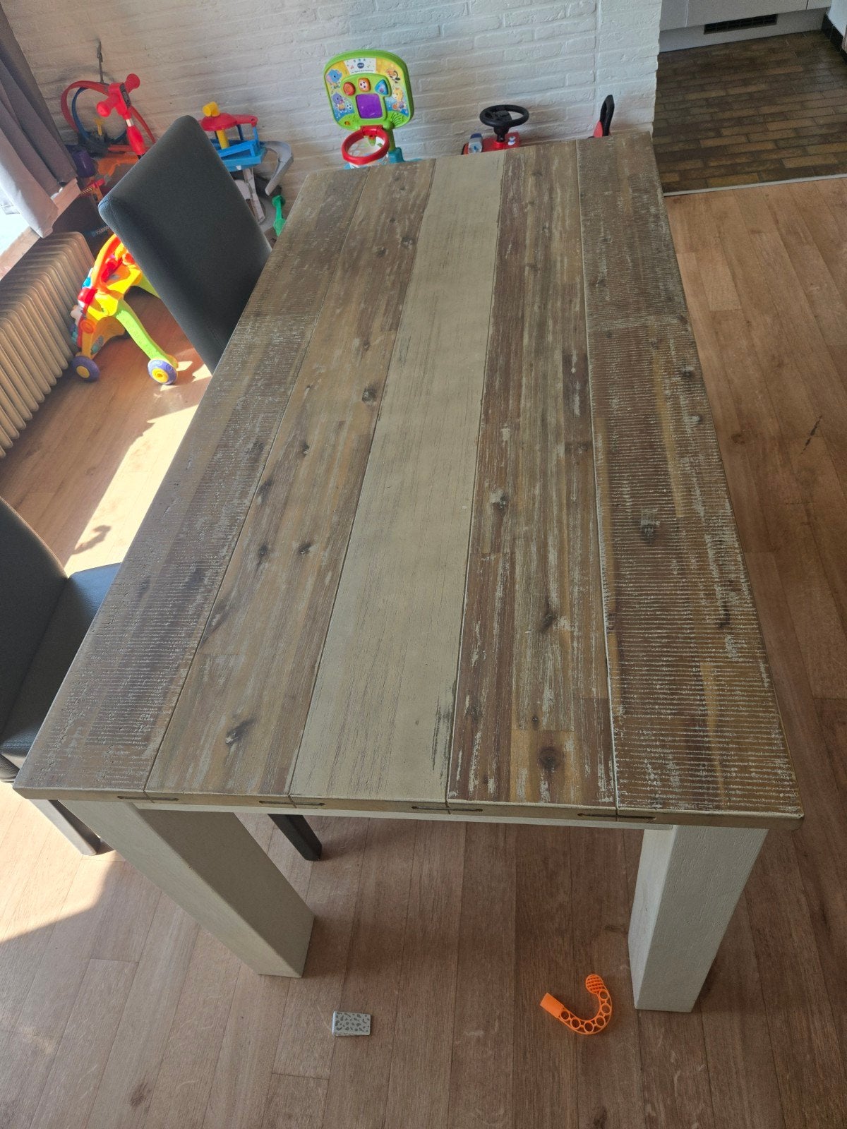 moderne eettafel, Ophalen