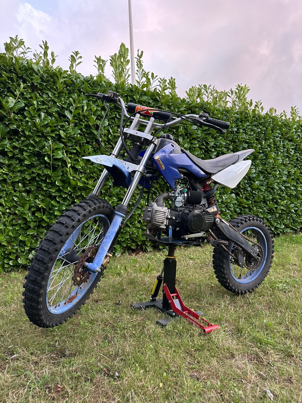 Dirtbike 125cc, Fietsen en Brommers, Ophalen, 125 cc, Zo goed als nieuw, Schijfrem
