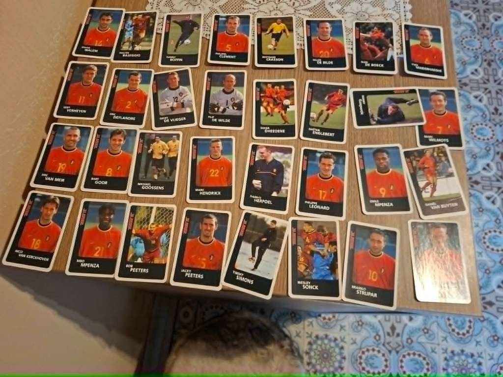 32 Voetbalkaarten / Rode Duivels, Ophalen of Verzenden, Zo goed als nieuw, Spelerskaart