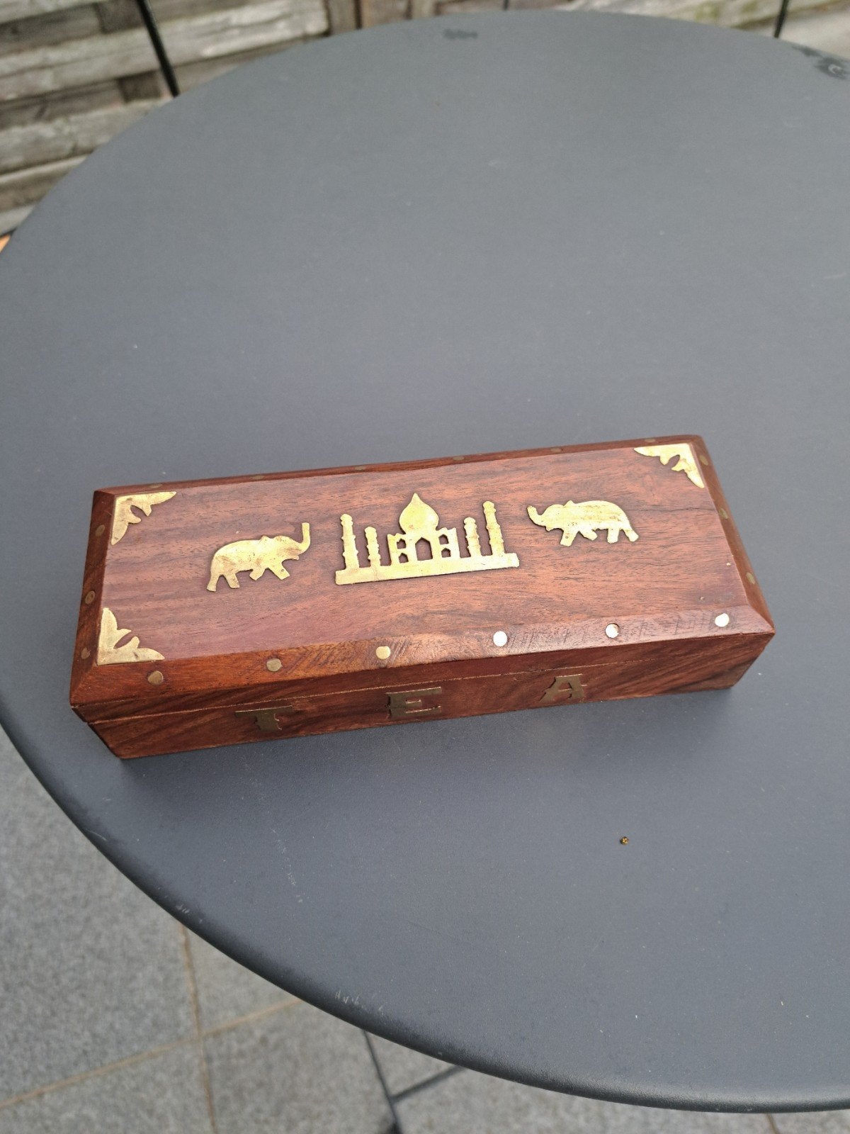 Indisch theekistje, Ophalen