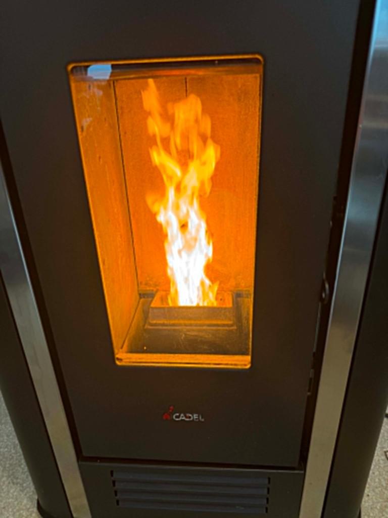 Poêle à pellets CADEL VENUS 3 PLUS–12.5 kW–Très bon état, Enlèvement, Utilisé, Poêle à granulés, Autoportant