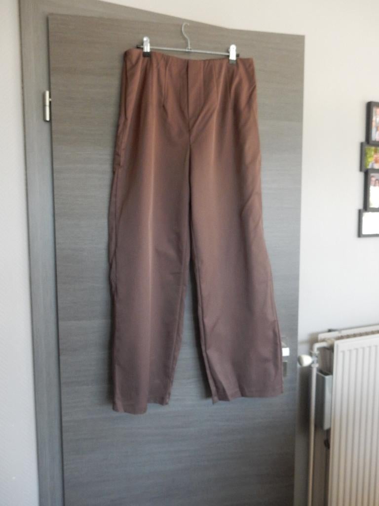 nr.203 - Bruine damesbroek - nieuw - large, Kleding | Dames, Broeken en Pantalons, Maat 38/40 (M), Bruin, Nieuw, Ophalen of Verzenden