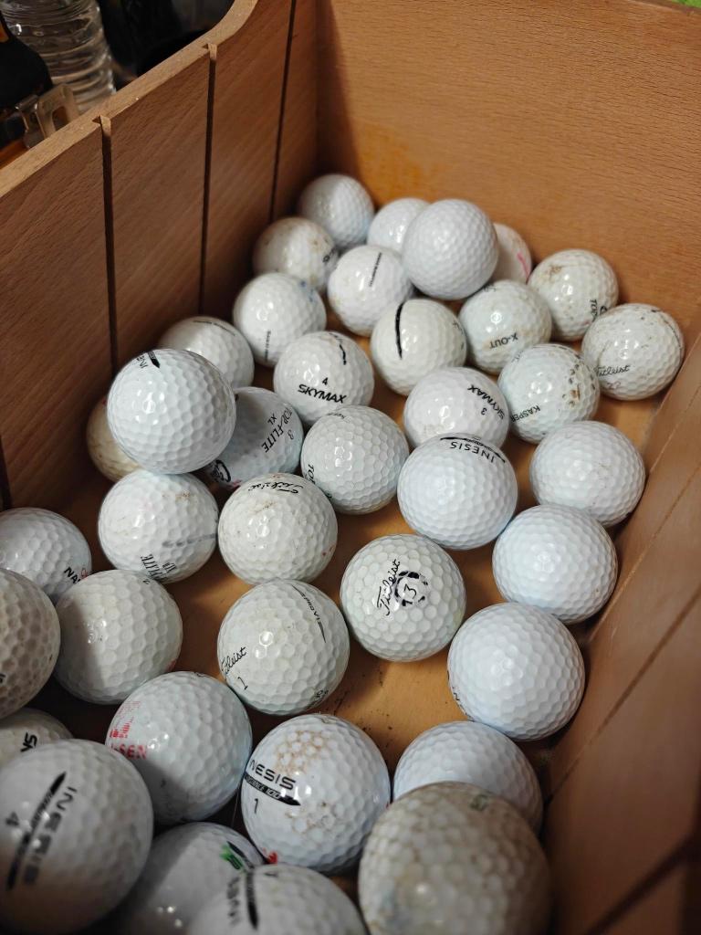 Gebruikte golfballen (39 stuks) - Diverse merken, Sport en Fitness, Ophalen of Verzenden, Gebruikt, Bal(len)