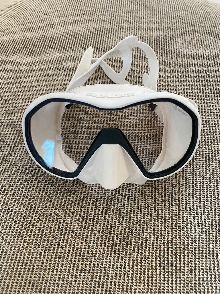 Duikbril wit Apeks, Sports nautiques & Bateaux, Plongée, Enlèvement ou Envoi, Utilisé, Lunettes de plongée ou Tuba