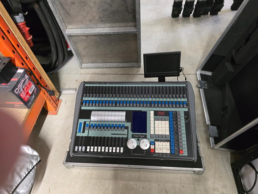 Dmx tafel avolite  tiger 2024 kanalen, Musique & Instruments, Enlèvement, Lumières