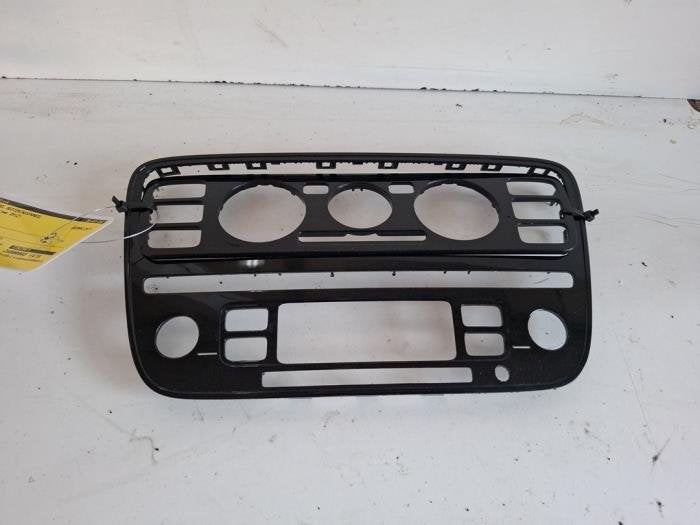 Kachel Bedieningspaneel van een Volkswagen UP, Gebruikt, -, Volkswagen, -