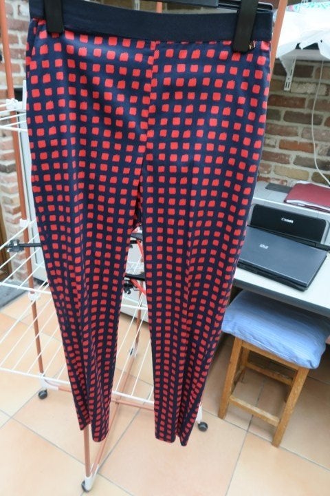 Broek nieuw blauw rode vierkantjes Kocca jeans mt S (38), Kleding | Dames, Broeken en Pantalons, Maat 38/40 (M), Meerkleurig, Ophalen of Verzenden