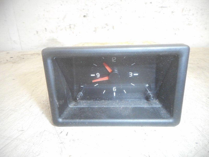 HORLOGE Volvo 480 (01-1986/07-1996) (466686), Info@volvocars.com, Volvo Car Germany GmbH, Siegburger Straße 229
50679  Köln, DE