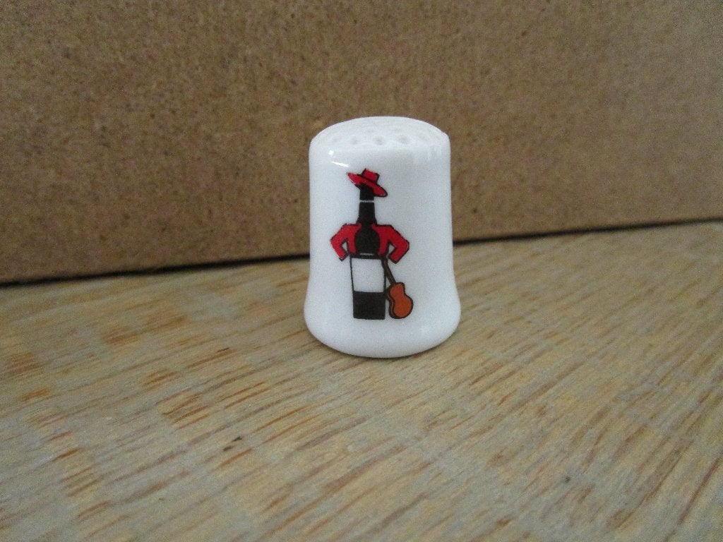 Vingerhoedje Spanje Tio Peppe, Ophalen of Verzenden, Nieuw, Porselein