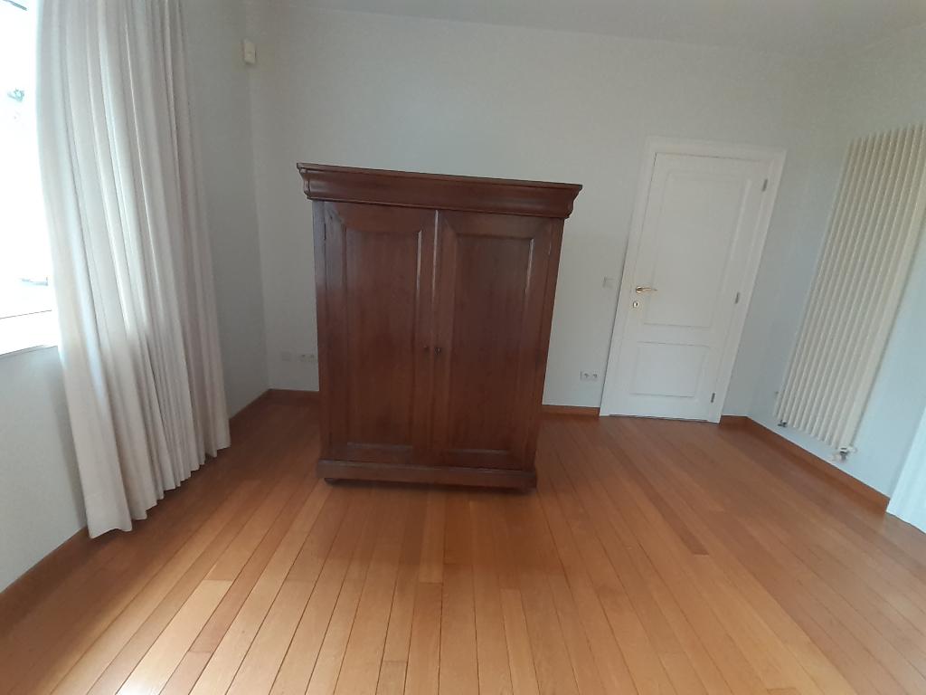 tafel + kasten, Enlèvement