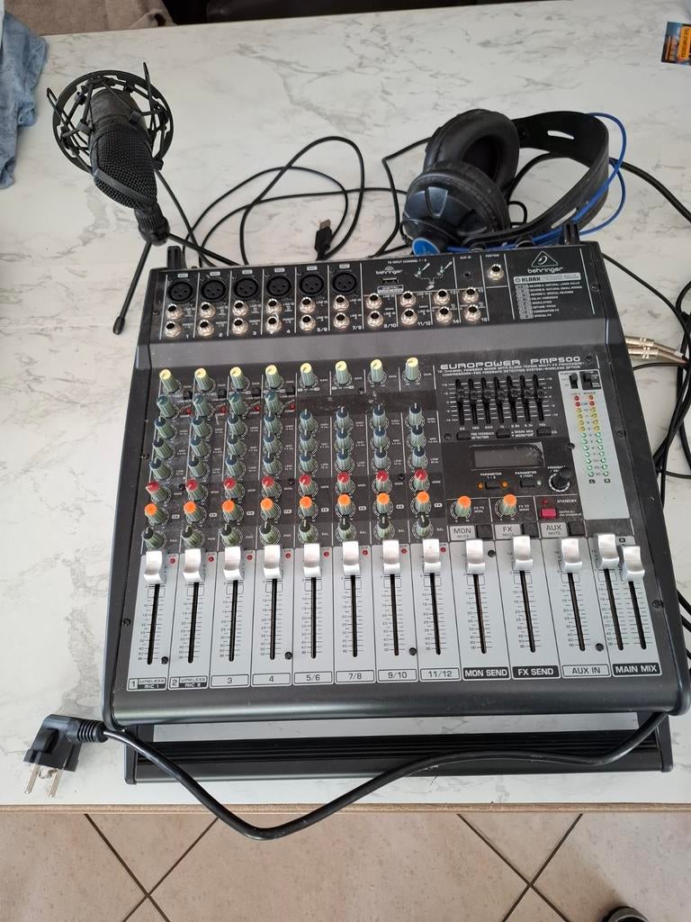Behringer PMP500 Mixer + Microfoon + koptelefoon, Musique & Instruments, Tables de mixage, Enlèvement
