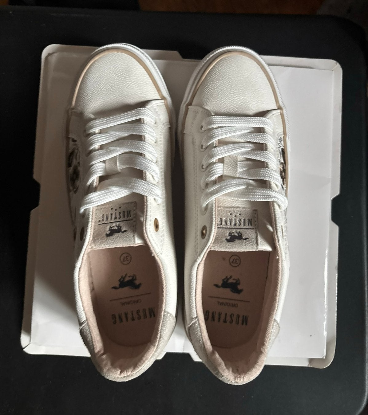 Chaussures Mustang fleuries pour femme, Vêtements | Hommes, Chaussures, Neuf, Autres couleurs, Chaussures à lacets, Enlèvement