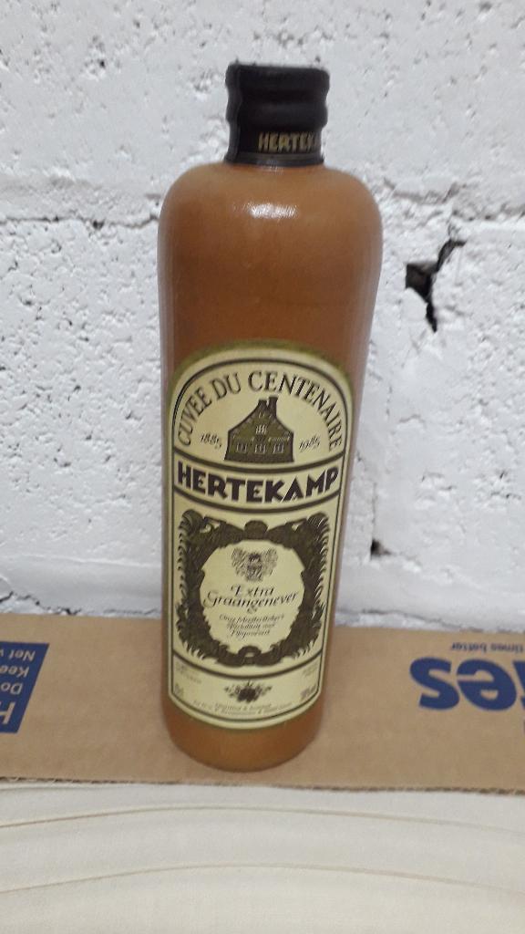 Anciennes bouteilles d'alcool, Neuf, Autres régions, Pleine, Enlèvement