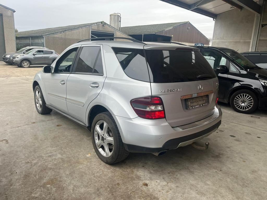 Mercedes ML320 CDI - BJ:2008 - 375 000 km (perte de puissanc, Autos, Cuir, Achat, Entreprise, Noir