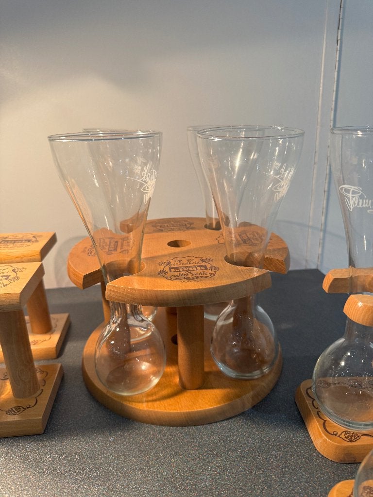 Originele Pauwel Kwak set – 8 glazen met 5 houten houders, Ophalen, Nieuw, Bierglas