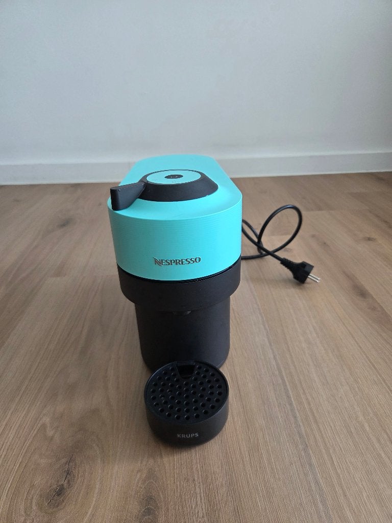 Nespresso Vertuo Teal, Electroménager, Réservoir d'eau amovible, Dosettes et capsules de café, 1 tasse, Comme neuf