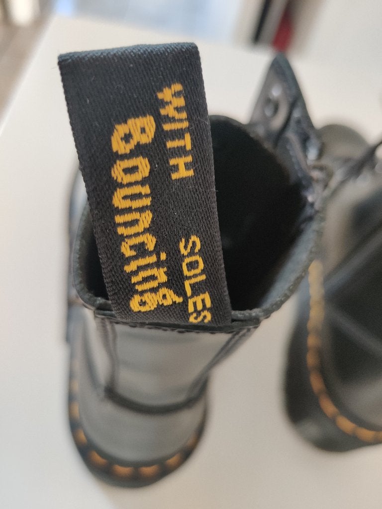 Dr. Martens maat 40, Zwart, Lage of Enkellaarzen, Nieuw, Ophalen of Verzenden