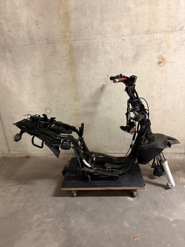 Yamaha Booster BW50 Frame + Front Forks and more (no papers), Ophalen, Zo goed als nieuw, Frame, Yamaha