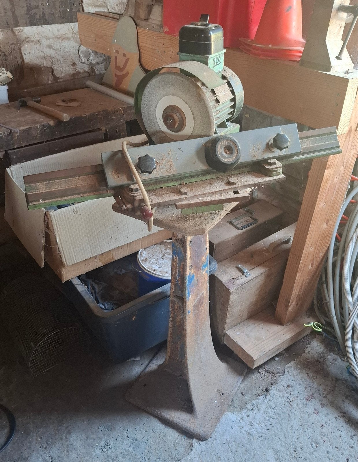Aiguiseur de couteaux Planer, Enlèvement