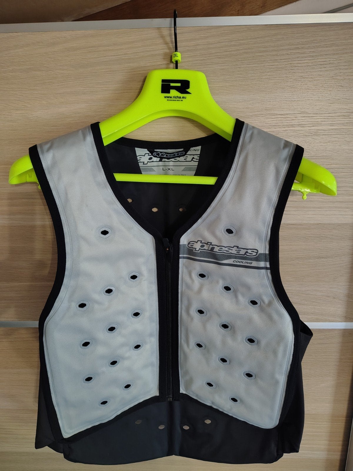Alpinestars en/of Macna koelvest L XL, Ophalen of Verzenden