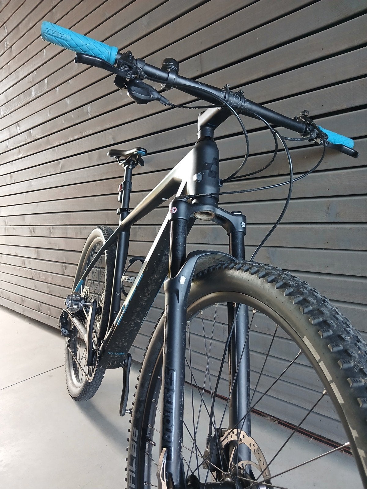 Vtt cube réaction pro carbone 29", Enlèvement