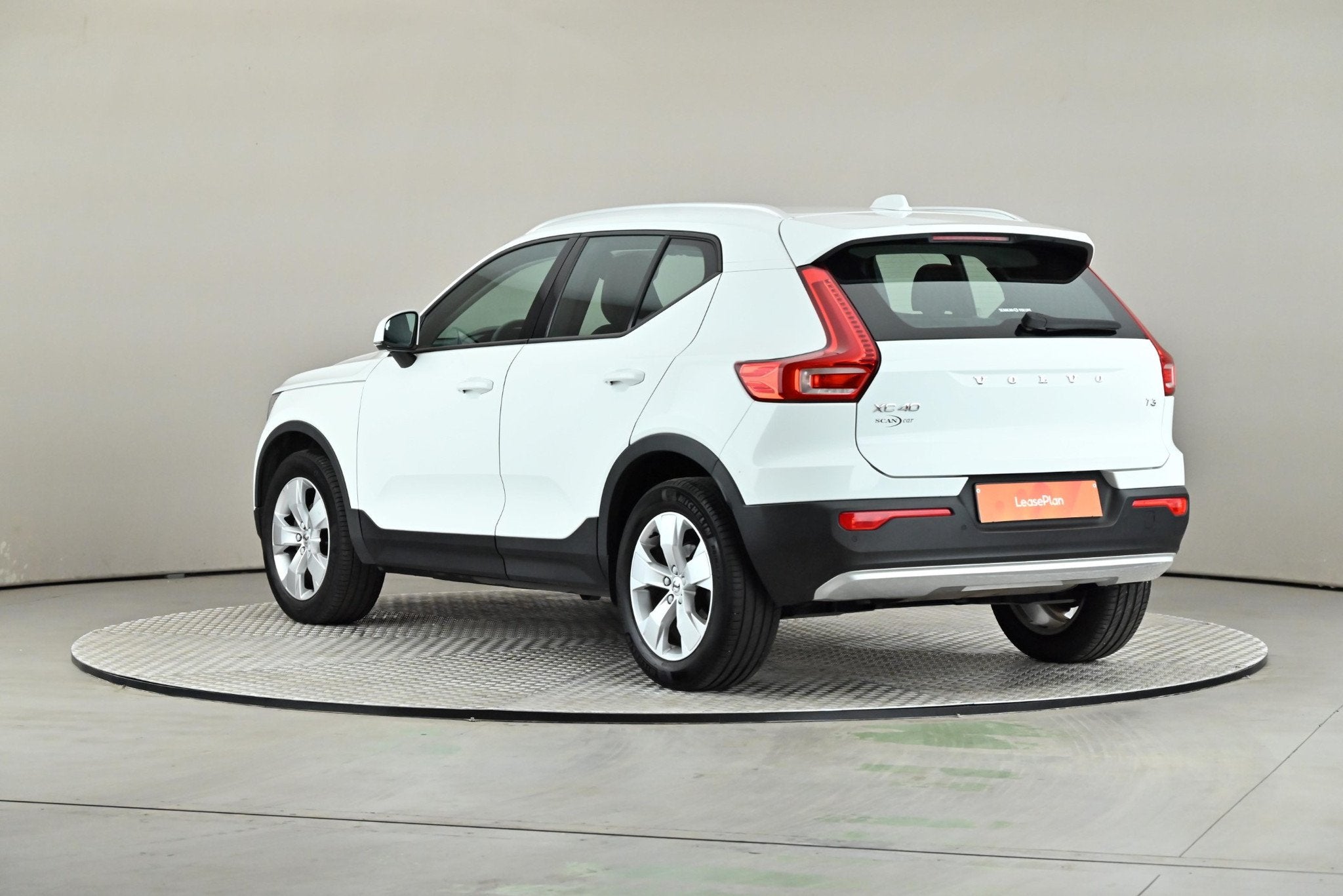 (1YBL746) Volvo XC40, Skiluik, Stof, Gebruikt, Euro 6
