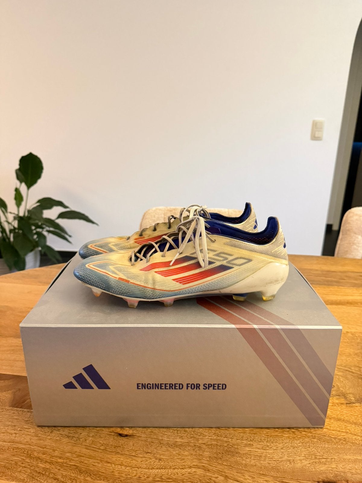 Adidas F50 Voetbalschoenen - Maat 46, Kleding | Heren, Schoenen, Ophalen of Verzenden, Gedragen, Wit, Sportschoenen