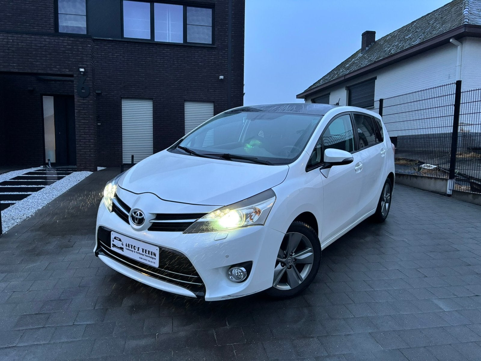 Toyota Verso 1.6 Diesel - Export of opmaak start NIET, Auto's, Toyota, Voorwielaandrijving, Monovolume, Zwart, Leder en Stof