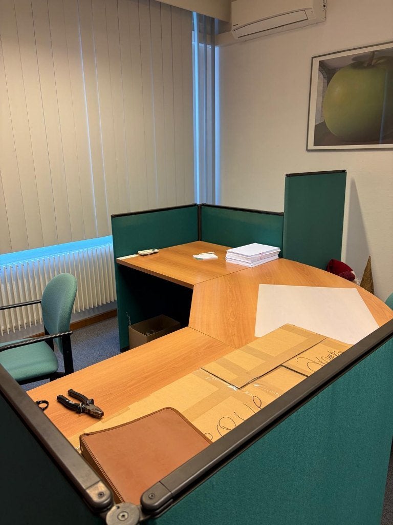 diverse bureaus met afscheidingen, Ophalen, Overige typen, Gebruikt, Spaanplaat of MDF